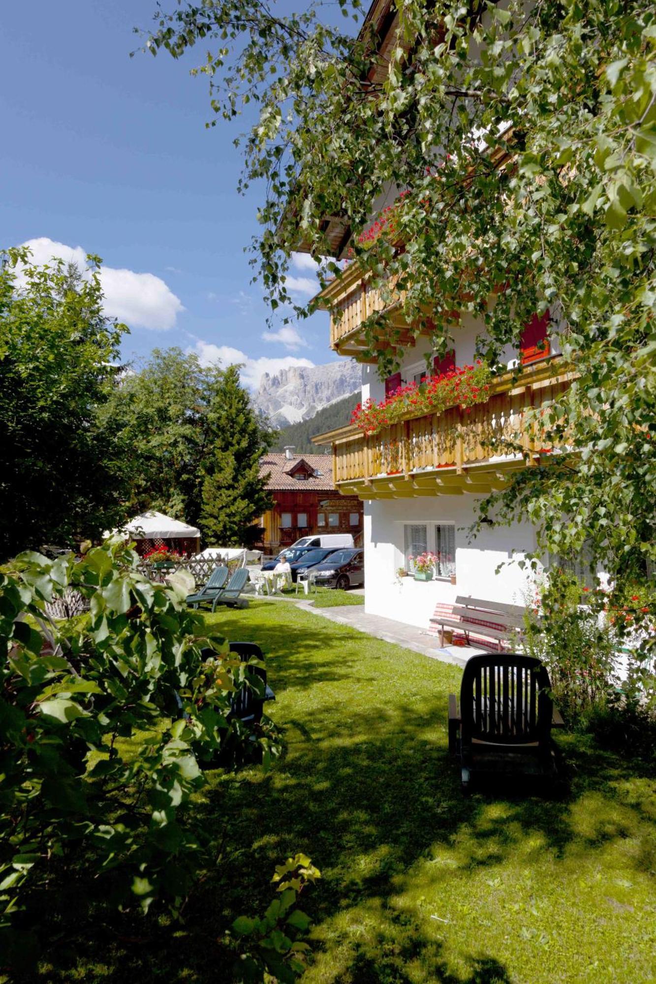 Garni Tyrolia Hotel Campitello di Fassa Exterior photo
